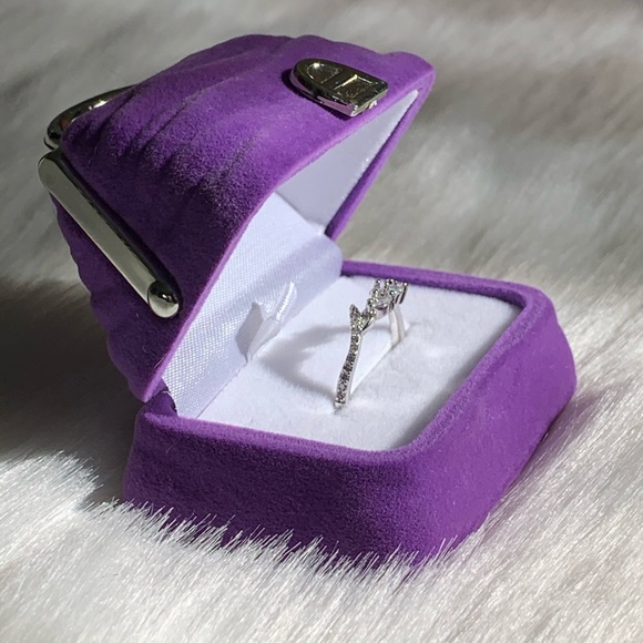 Handbag Shaped Jewelry Case - Picture 3 of 6